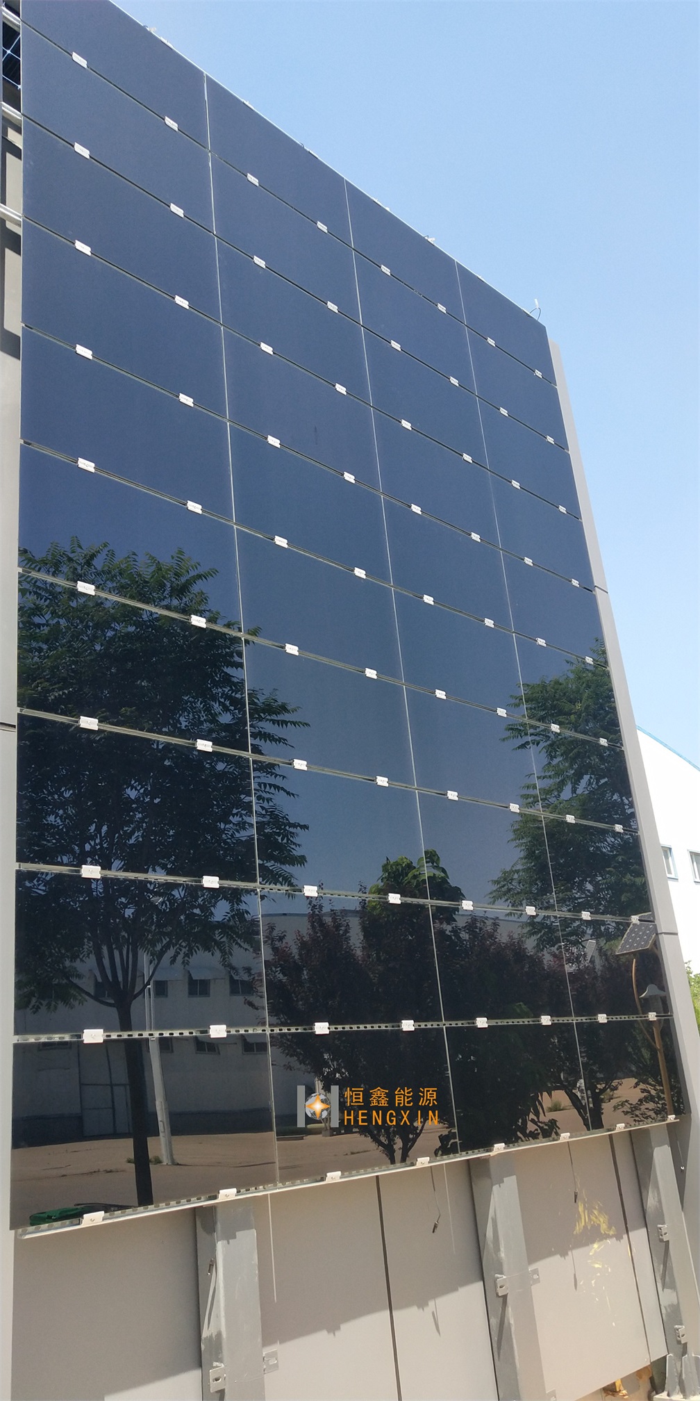山東德州玻璃幕墻太陽能發(fā)電項目